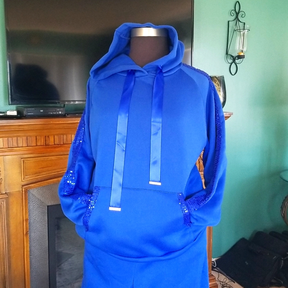 Sweatsuit bling